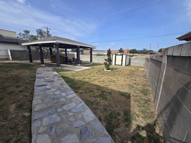 Building Photo - 9819 Sweetwind Dr