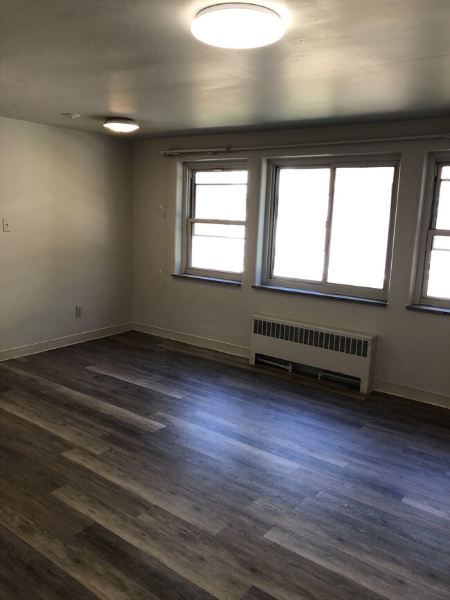 Building Photo - 308 N Mercer St