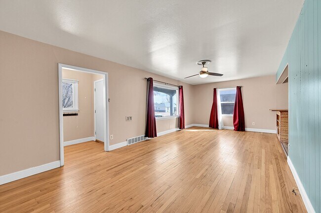 Building Photo - 2317 De Soto Rd