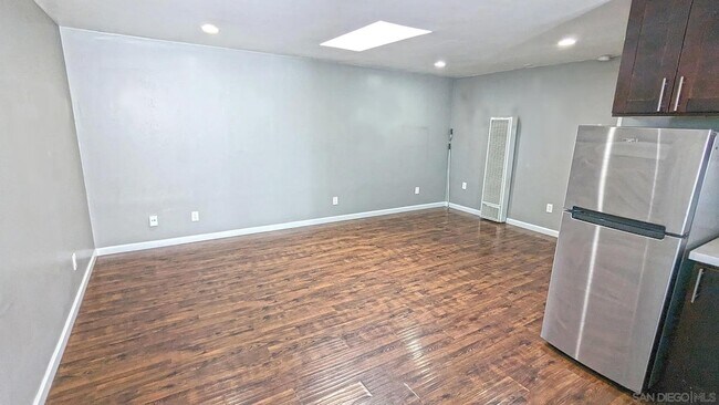 Building Photo - 3645 Meade Ave