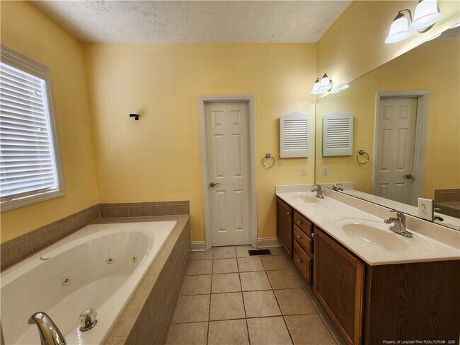Building Photo - 3011 Wetherby Ct