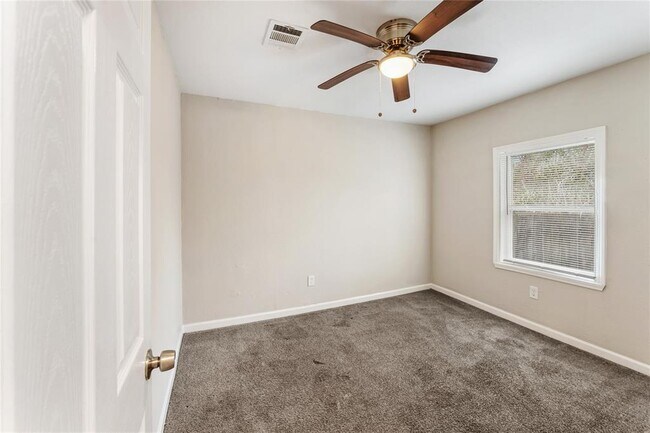 Building Photo - 3722 Seabrook St