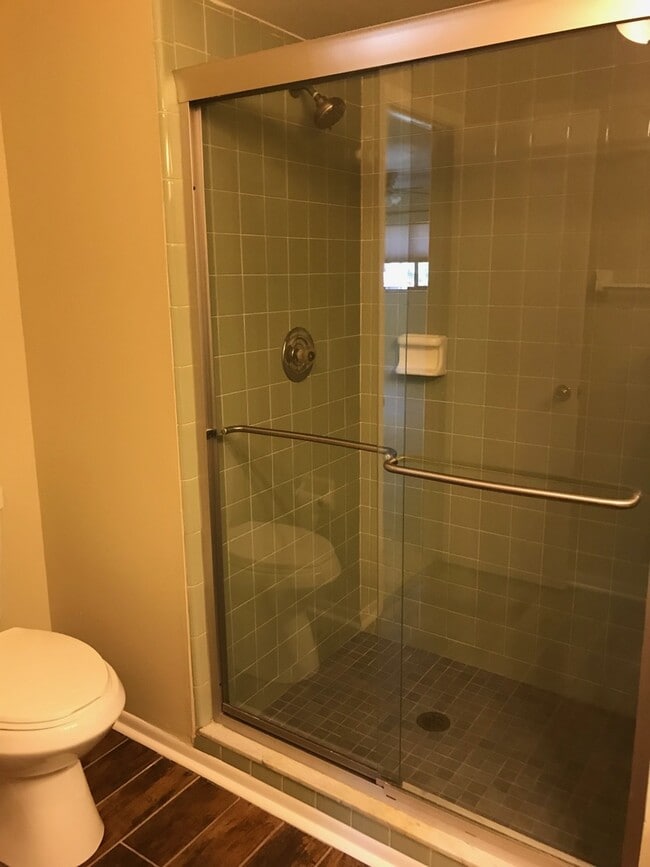 Building Photo - FABULOUS 3/2.5 Townhome In Wonderful Lake ...