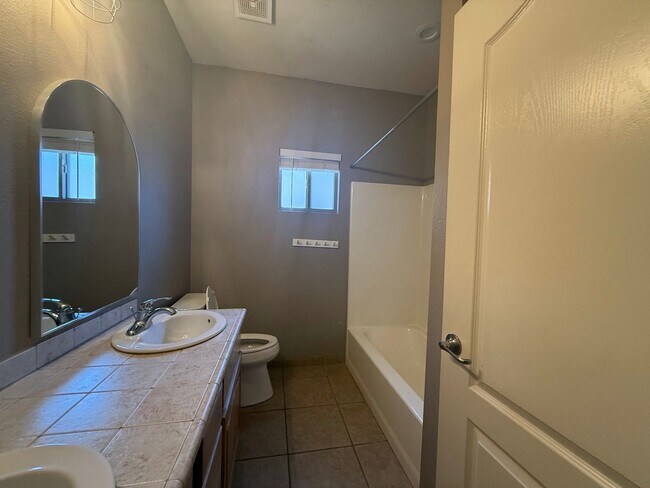 Building Photo - 917 Playa Azul St