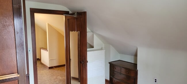 Building Photo - Genesee River Properties LLC 138 Up