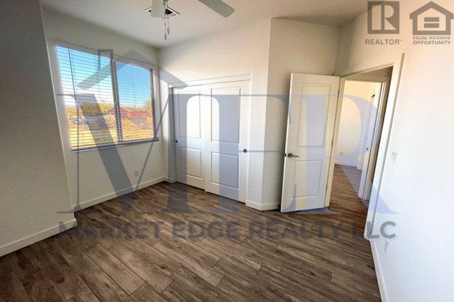 Building Photo - 3Bed/2Bath House at W Deer Valley/Cave Cre...