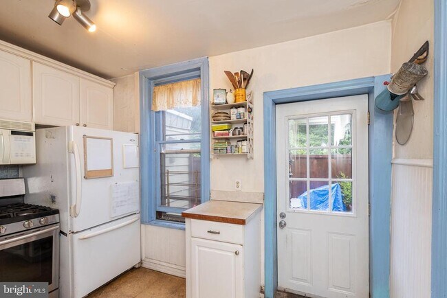 Building Photo - 866 N 30th St