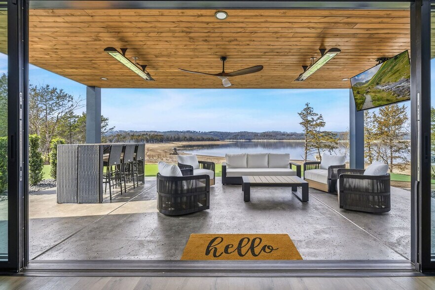 Building Photo - 9770 Larkin Ln