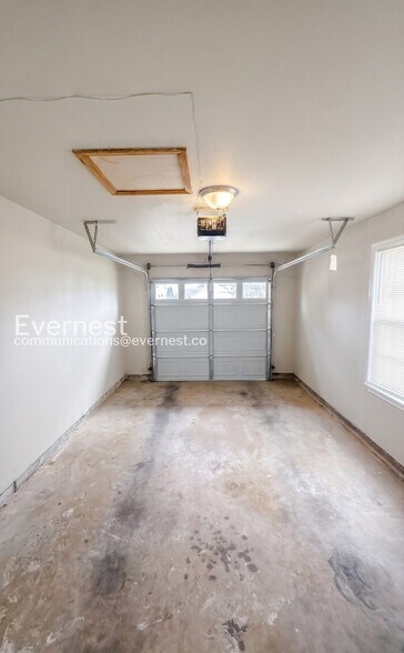 Building Photo - 9471 Bogey Ct
