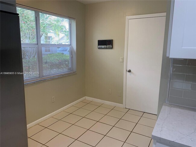 Building Photo - 2917 Myrtle Oak Cir
