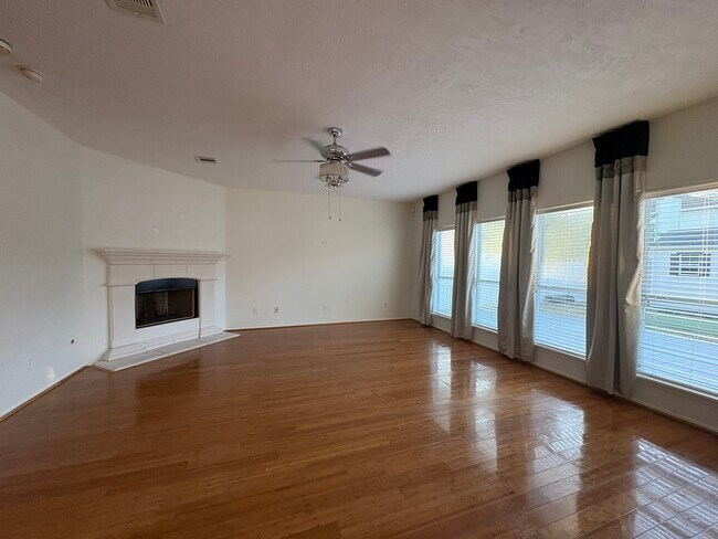 Building Photo - 1902 Creegan Park Ct