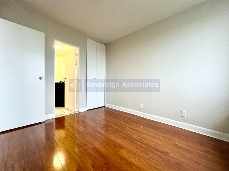 Building Photo - 40 E Sidney Ave