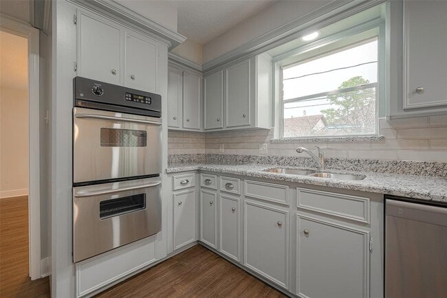 Building Photo - 7910 Litchfield Ln