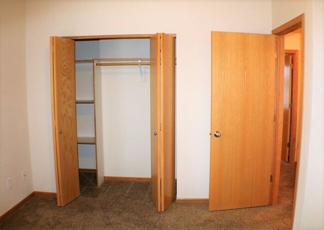 Building Photo - $1,200 | 2 Bedroom, 2 Bathroom Condo | No ...