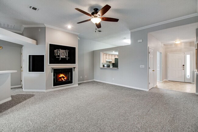 Building Photo - 404 Ridge Wood Cir