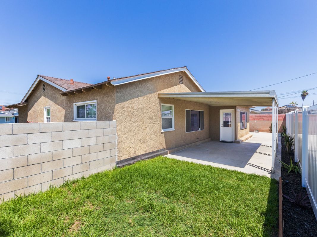 Building Photo - 5532 Vallecito