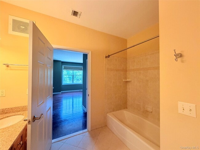 Building Photo - 943 Tower Ridge Cir