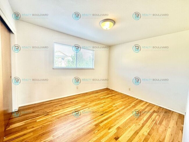 Building Photo - 1 Bedroom 1 Bath + Office next to Idlewild Park & the Truckee River