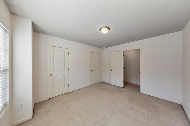 Building Photo - 342 Braemore Mill Dr