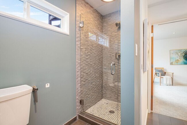 Building Photo - North Capitol Hill One-of-a- Kind Duplex!