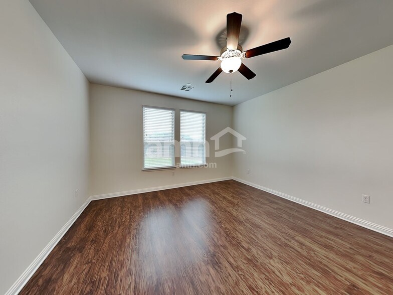 Building Photo - 6012 Gerard Dr