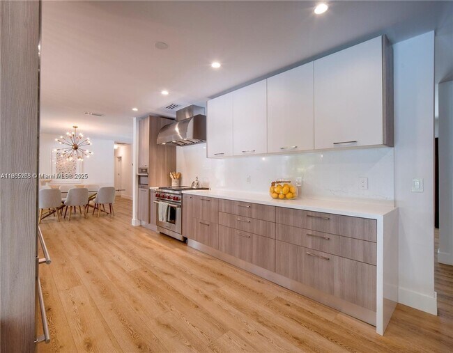 Building Photo - 11905 SW 67th Ave