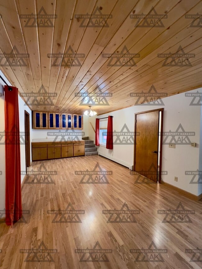 Building Photo - Spacious 3BR, 2.5BA Home off Chena Hot Springs Rd Dog Friendly