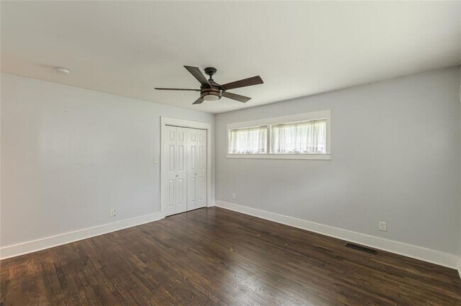 Building Photo - 2314 Bryant Dr
