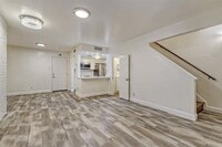 Building Photo - 8750 Park Ln