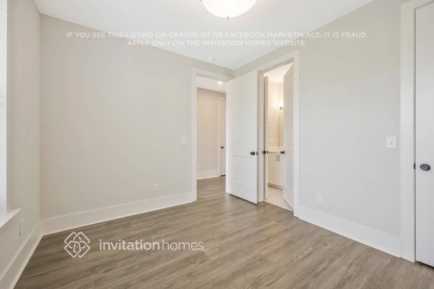 Building Photo - 220 Founders Ln