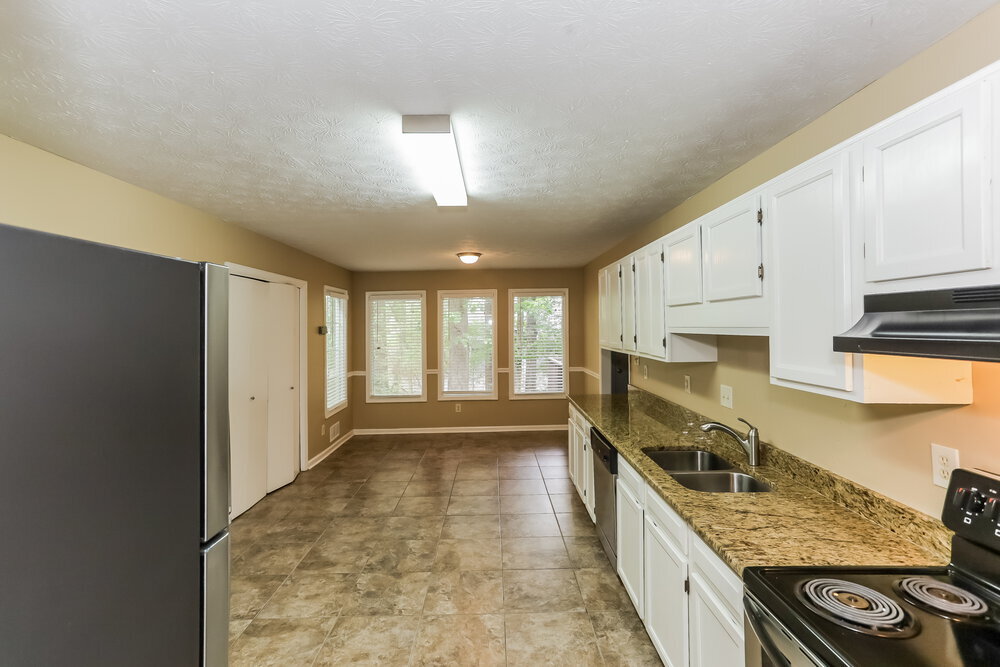 Building Photo - 520 Gregory Manor Dr SW