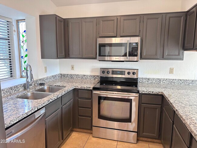 Building Photo - 4725 E Brown Rd