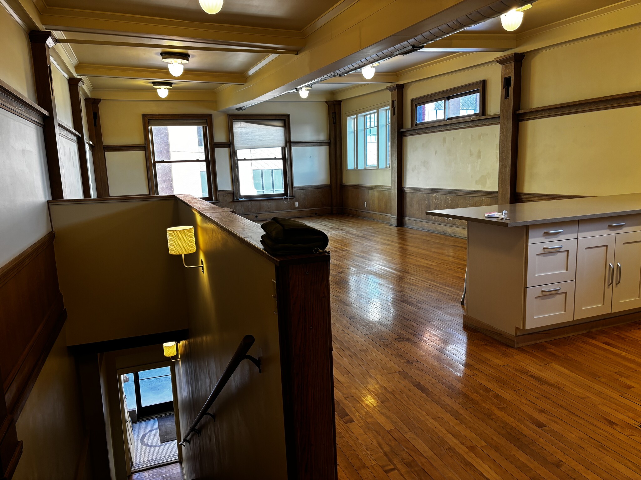 Building Photo - 27 N Main St