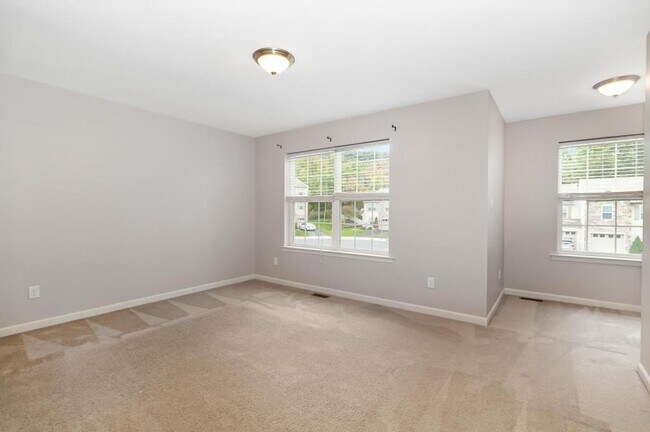 Building Photo - 39 Crooked Dr