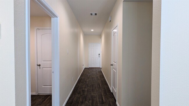 Building Photo - 568 Rd 5138