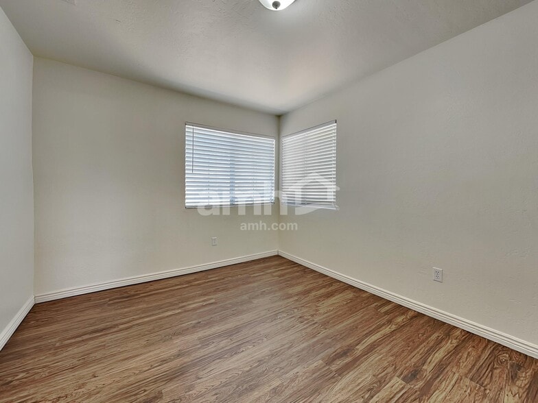 Building Photo - 7519 E Naranja Ave