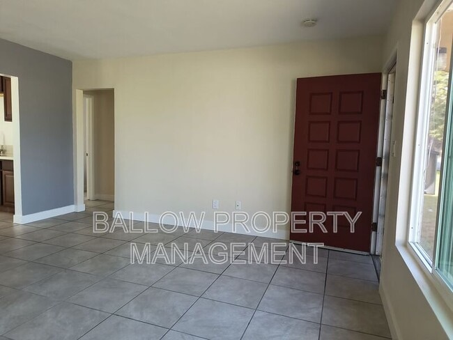 Building Photo - 499 H St