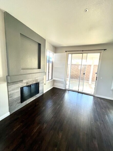 Building Photo - 11808 Letini Dr