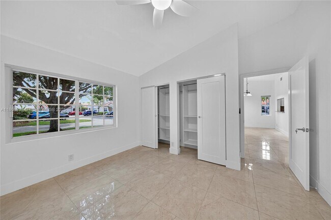 Building Photo - 1545 Springside Dr
