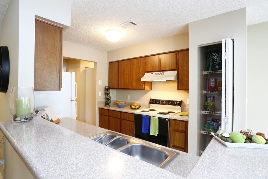 Poplar Place 605 Jones Ferry Rd Carrboro NC 27510 Apartment Finder