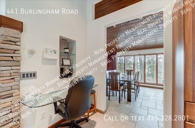 Building Photo - 441 Burlingham Rd