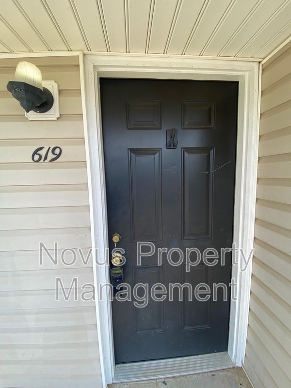 Building Photo - 619 South St