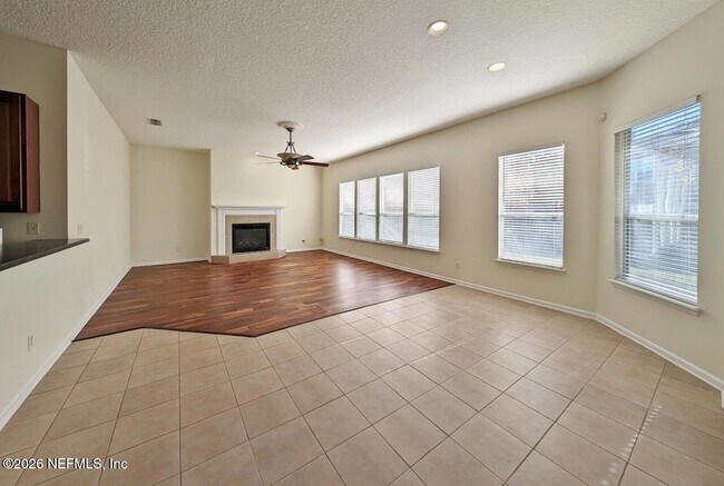 Building Photo - 3120 Double Oaks Dr