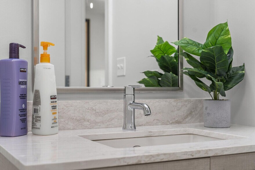 Building Photo - 280 Western Ave