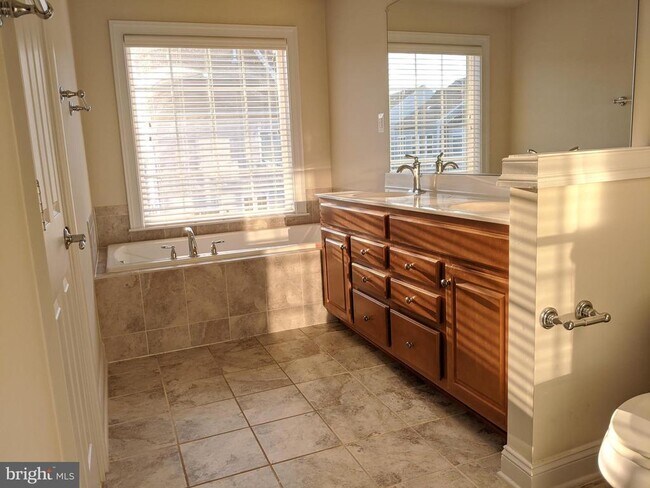 Building Photo - 25503 Amber Gate Terrace