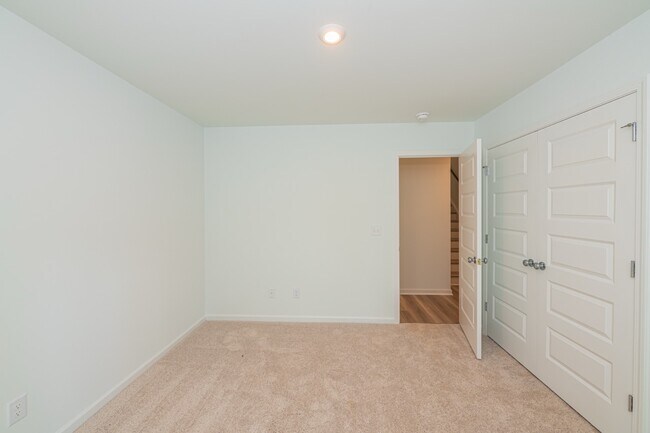 Building Photo - 815 Freston Rd