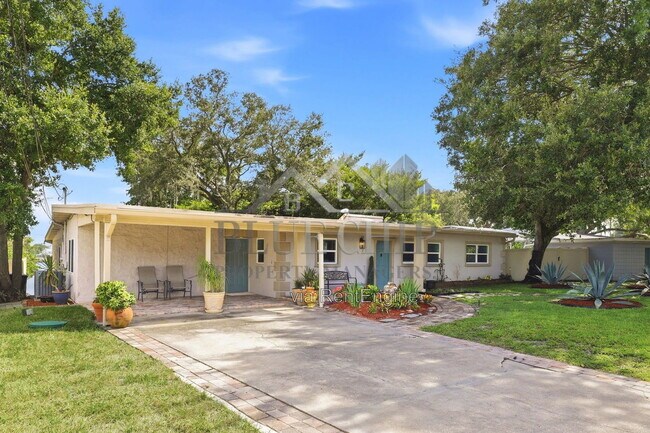 Building Photo - 6714 Nina Rosa Dr