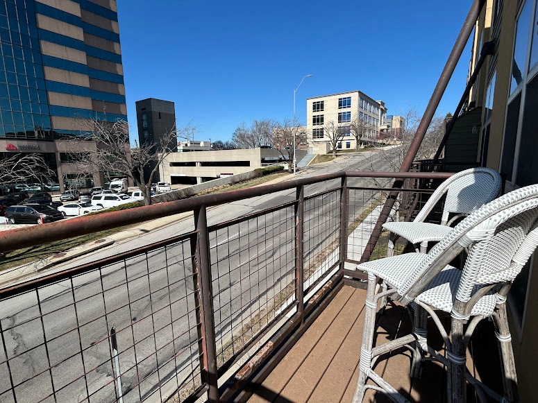 Building Photo - 4577 Madison Ave