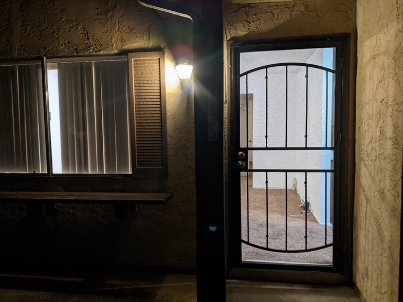 SECURED ENTRY - 2133 Casita Ct