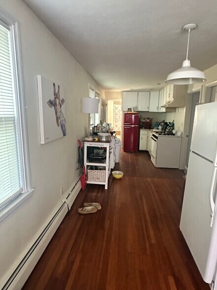kitchen area - 38 Howard St